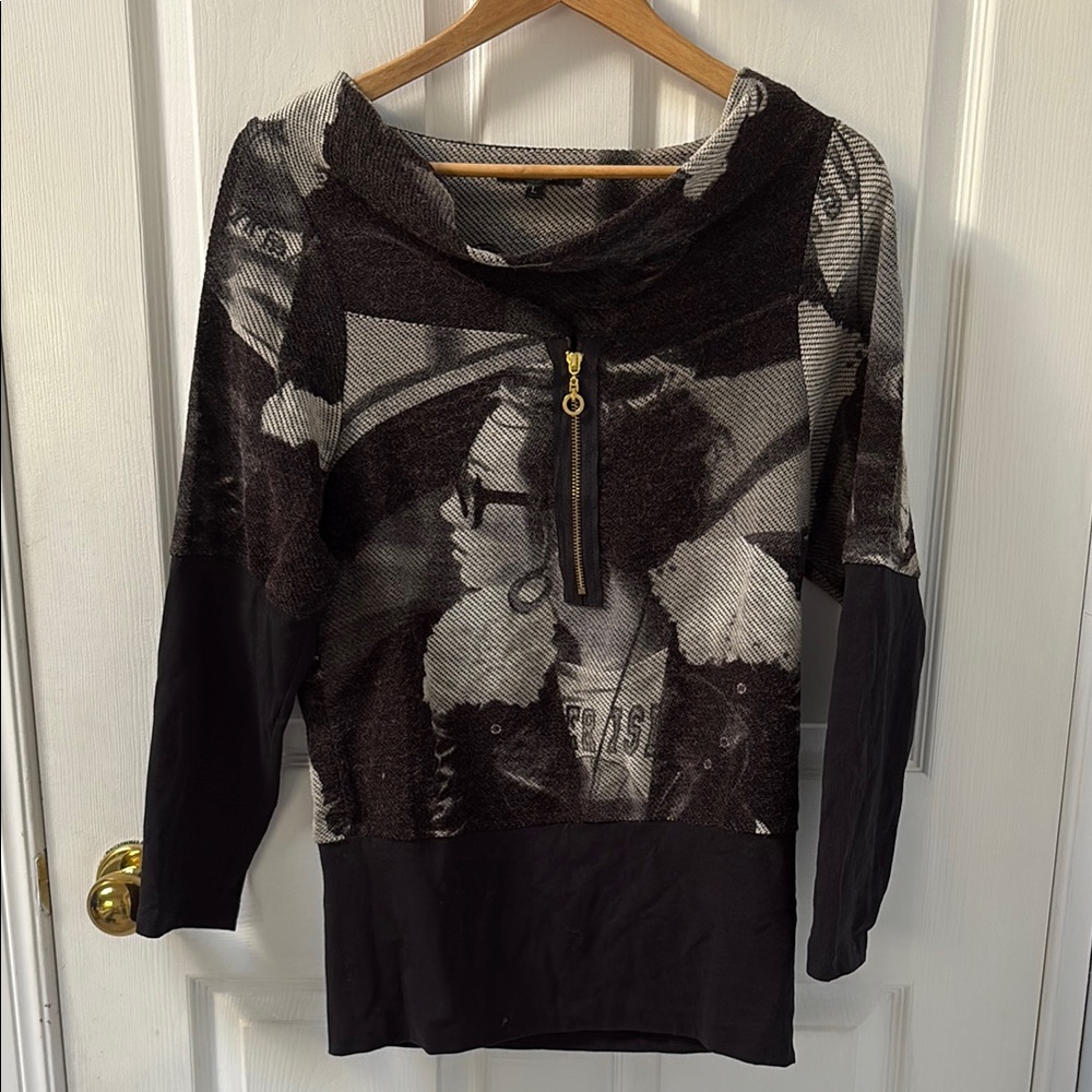 Stylish Black Graphic Women's Sweater